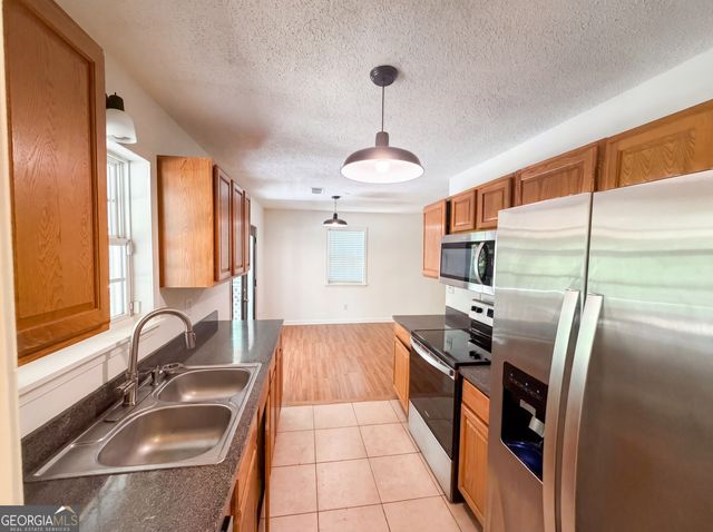 2860 Oxford Road, Atlanta, GA 30349