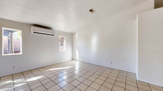 1405 SECRET VALLEY Drive SW, Albuquerque, NM 87121