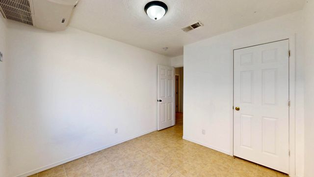 1405 SECRET VALLEY Drive SW, Albuquerque, NM 87121