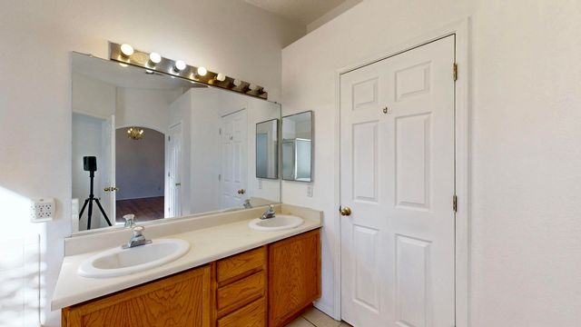 1405 SECRET VALLEY Drive SW, Albuquerque, NM 87121