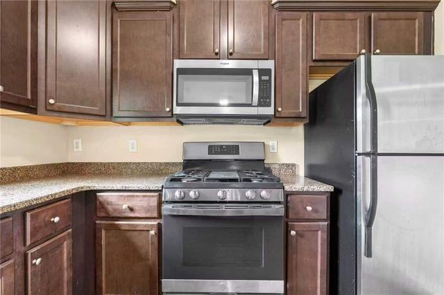 2238 Newbury Oaks Drive, Lawrenceville, GA 30044