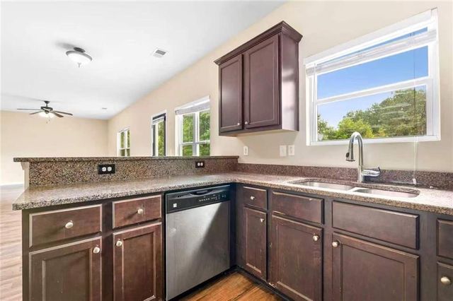 2238 Newbury Oaks Drive, Lawrenceville, GA 30044