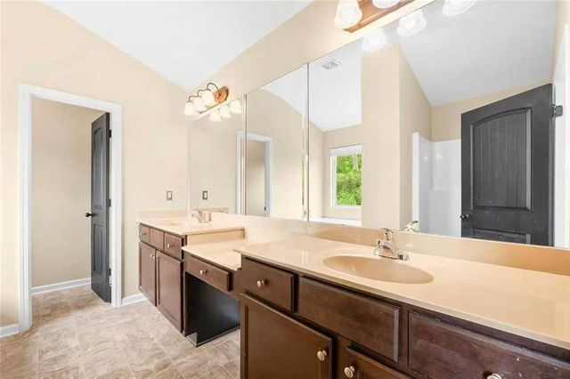 2238 Newbury Oaks Drive, Lawrenceville, GA 30044