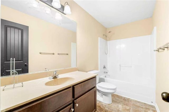2238 Newbury Oaks Drive, Lawrenceville, GA 30044