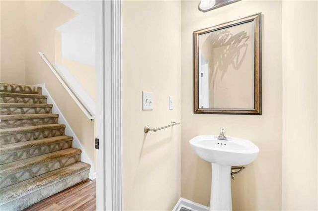 2238 Newbury Oaks Drive, Lawrenceville, GA 30044