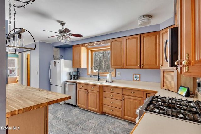 6 Evergreen Boulevard, Glenville, NY 12302