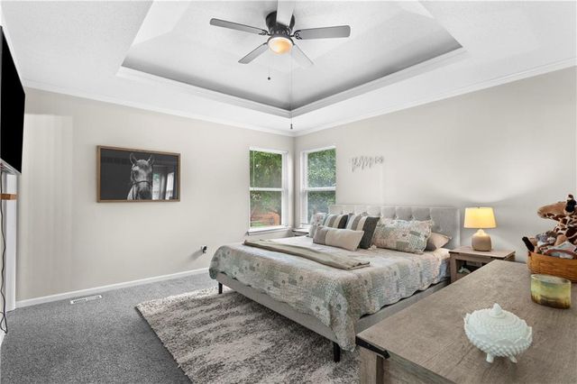 1604 S Concord Court, Independence, MO 64058