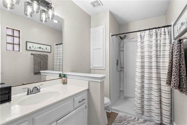 1604 S Concord Court, Independence, MO 64058