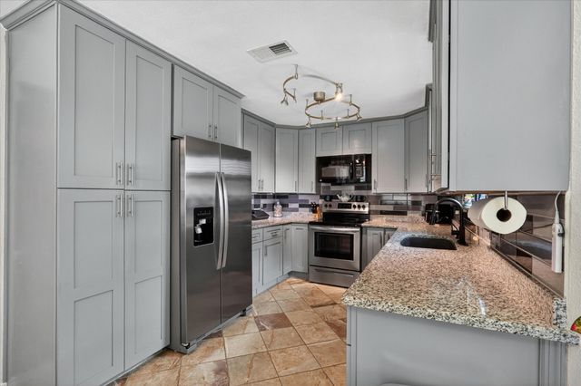 1000 Shady Hill Lane, Burleson, TX 76028