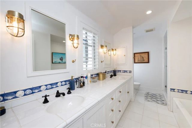 1228 W Oceanfront, Newport Beach, CA 92661