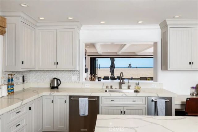 1228 W Oceanfront, Newport Beach, CA 92661