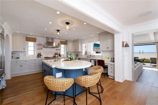 1228 W Oceanfront, Newport Beach, CA 92661