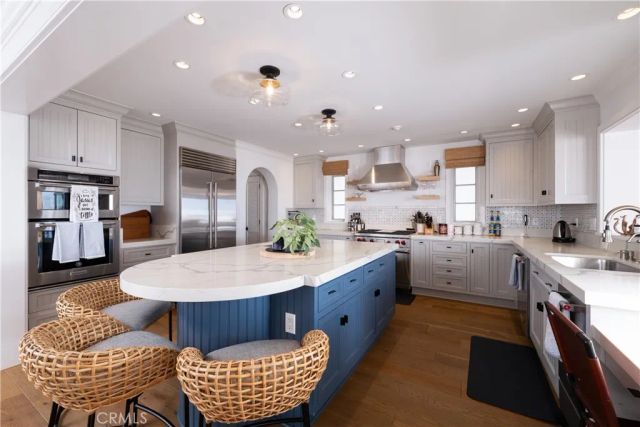 1228 W Oceanfront, Newport Beach, CA 92661