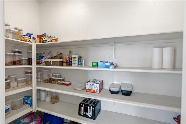 1370 Abrozo Way, Plumas Lake, CA 95961