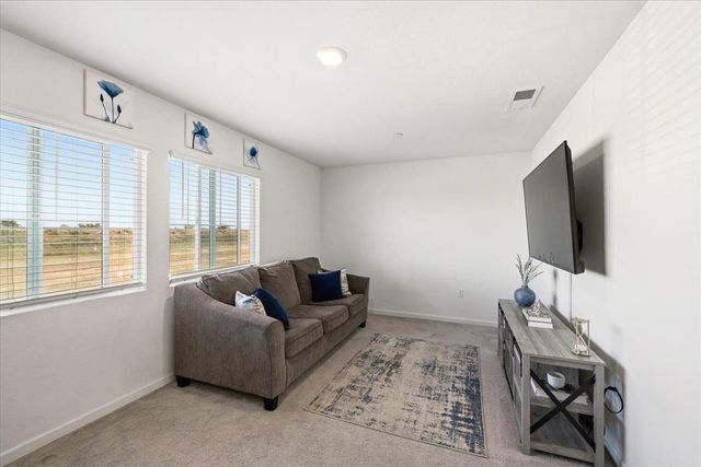 1370 Abrozo Way, Plumas Lake, CA 95961