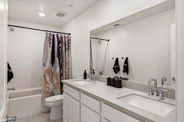 1370 Abrozo Way, Plumas Lake, CA 95961