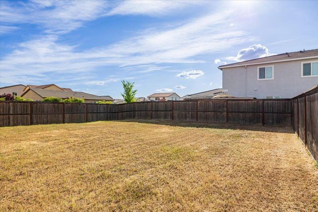 1370 Abrozo Way, Plumas Lake, CA 95961