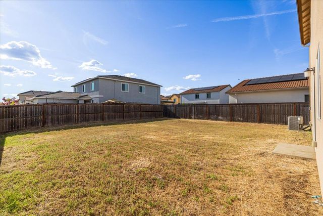 1370 Abrozo Way, Plumas Lake, CA 95961