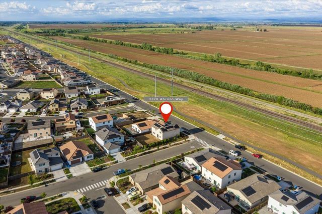 1370 Abrozo Way, Plumas Lake, CA 95961