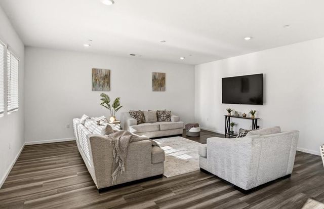 1370 Abrozo Way, Plumas Lake, CA 95961