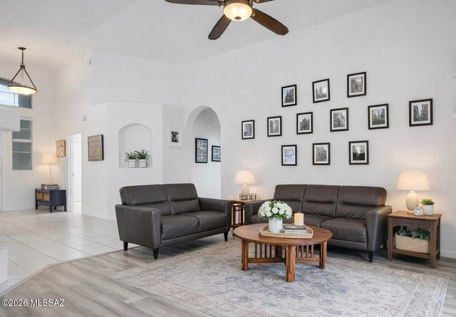 12929 N Meadview Way, Oro Valley, AZ 85755