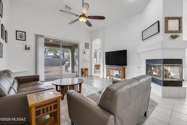 12929 N Meadview Way, Oro Valley, AZ 85755