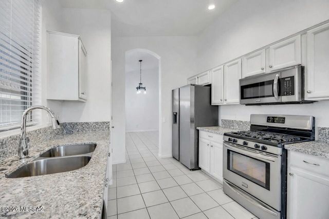 12929 N Meadview Way, Oro Valley, AZ 85755