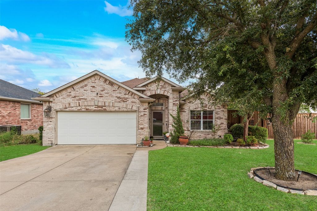 2668 Pioneer Bluffs Road, Balch Springs, TX 75181