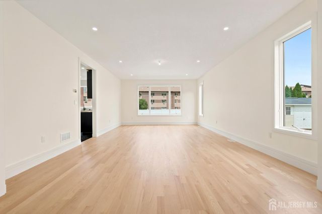 11 Gordon Avenue, Spotswood, NJ 08884