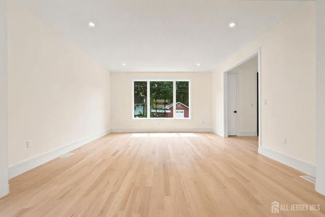 11 Gordon Avenue, Spotswood, NJ 08884