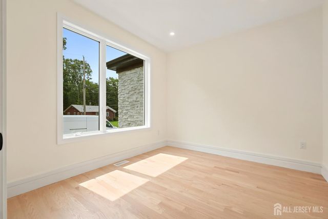 11 Gordon Avenue, Spotswood, NJ 08884