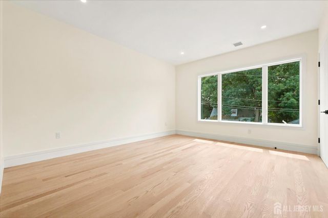 11 Gordon Avenue, Spotswood, NJ 08884
