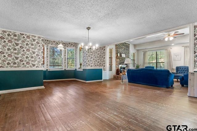 5026 Lost Pines Drive, Chandler, TX 75758