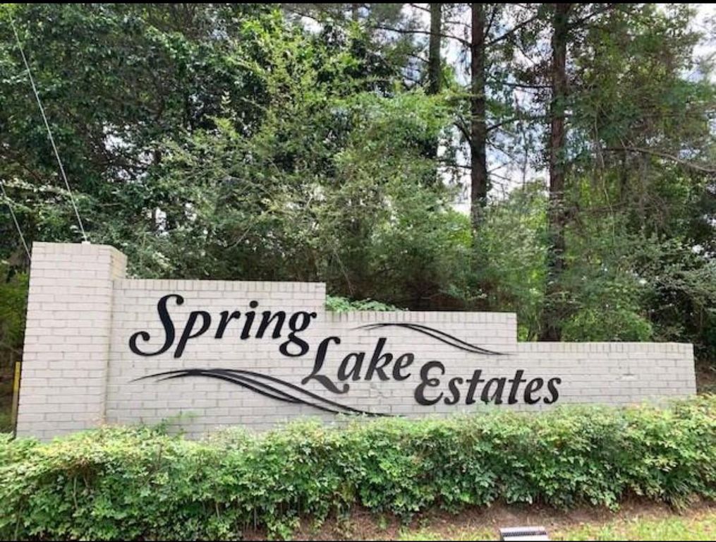 3779 Spring Drive, Huntsville, TX 77340