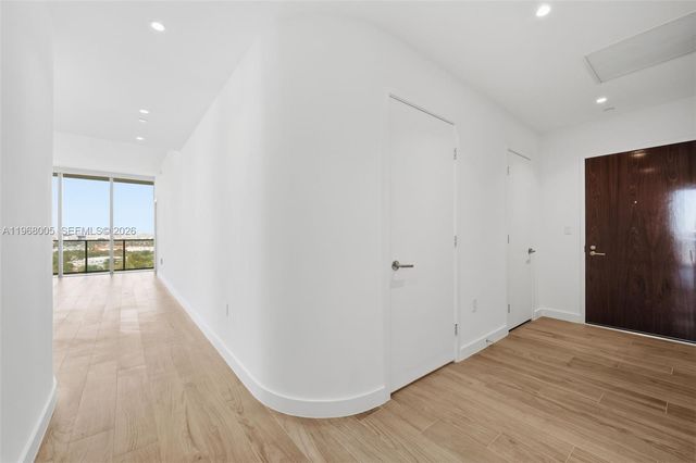 2678 Tigertail Avenue 1501, Miami, FL 33133