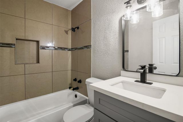 4755 Wilmington Street 6, Houston, TX 77033