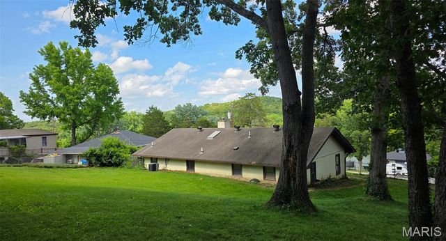 8524 Lake Drive, Cedar Hill, MO 63016