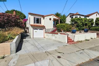 7420 Sunkist Dr, Oakland, CA 94605