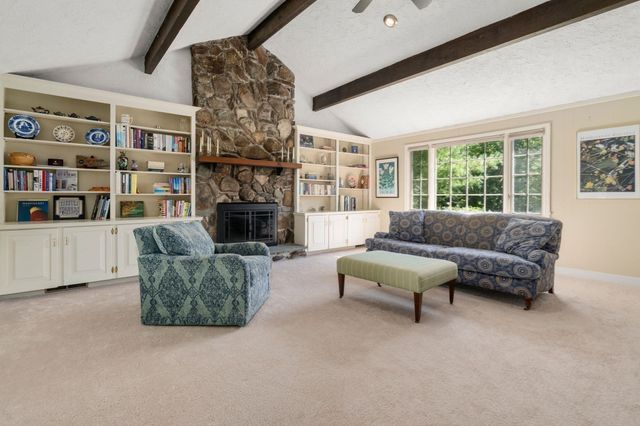 10 Circle Dr, Dover, MA 02030