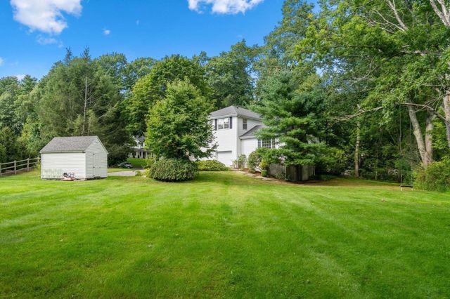 10 Circle Dr, Dover, MA 02030
