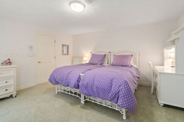 10 Circle Dr, Dover, MA 02030