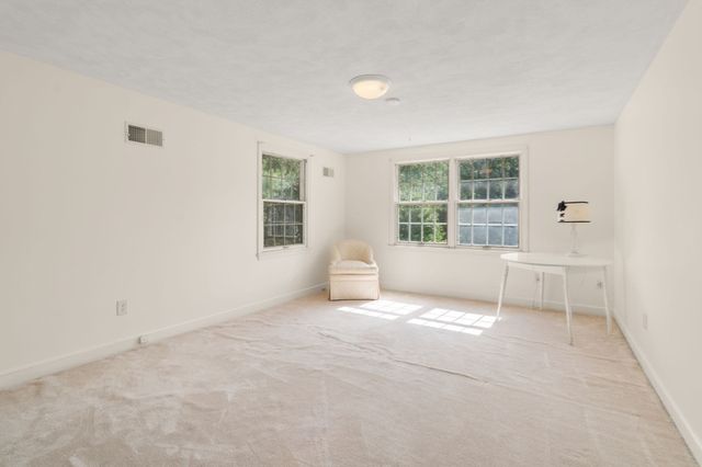 10 Circle Dr, Dover, MA 02030