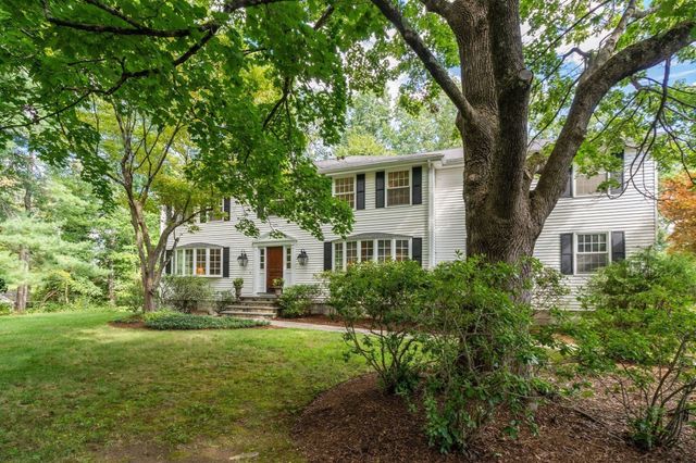 10 Circle Dr, Dover, MA 02030