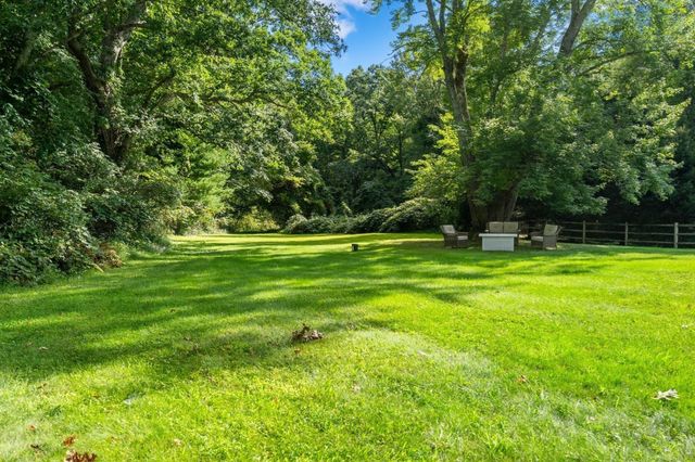 10 Circle Dr, Dover, MA 02030