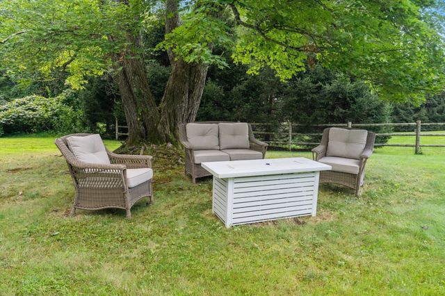 10 Circle Dr, Dover, MA 02030