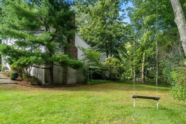 10 Circle Dr, Dover, MA 02030