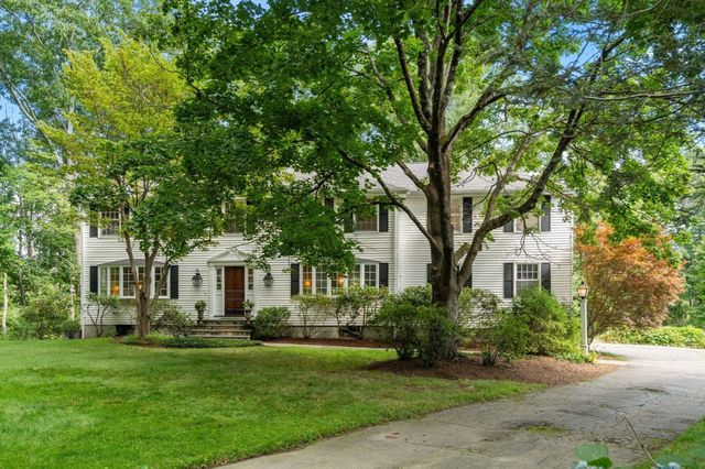 10 Circle Dr, Dover, MA 02030