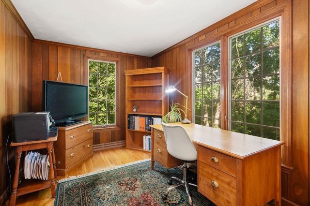 10 Circle Dr, Dover, MA 02030