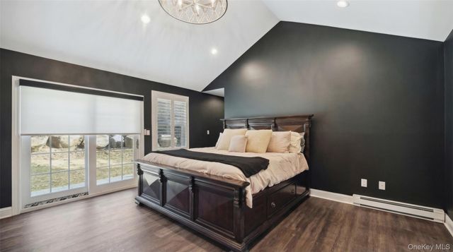 1 Valley Avenue, Smithtown, NY 11787