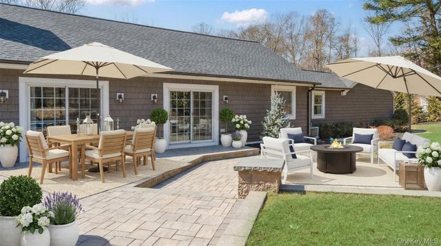 1 Valley Avenue, Smithtown, NY 11787